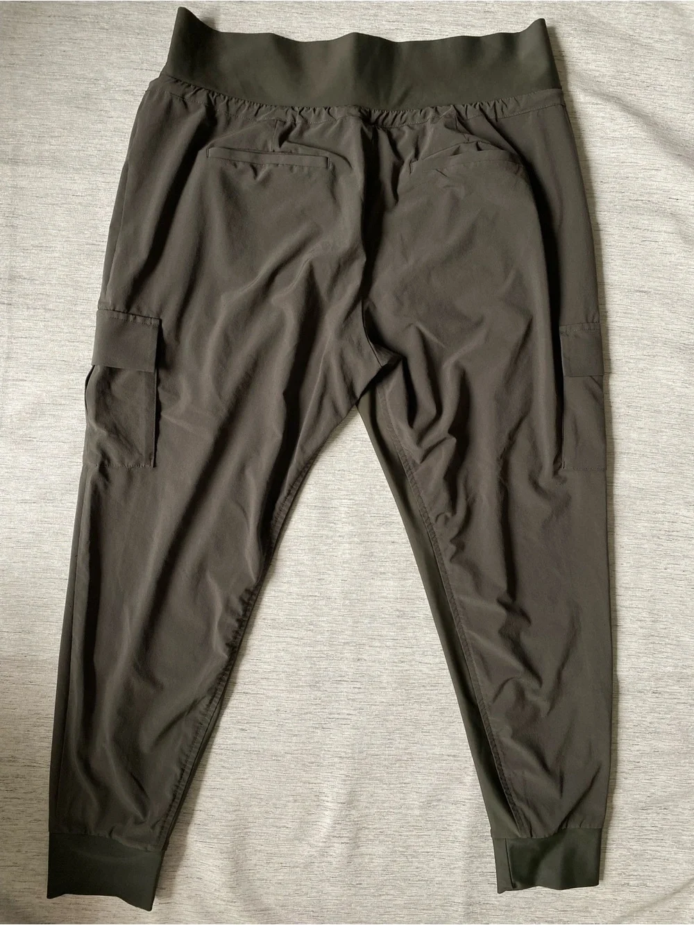 Athleta Women’s Jogger Pants Dark Green Grey Stretch Pockets Flaw Snag